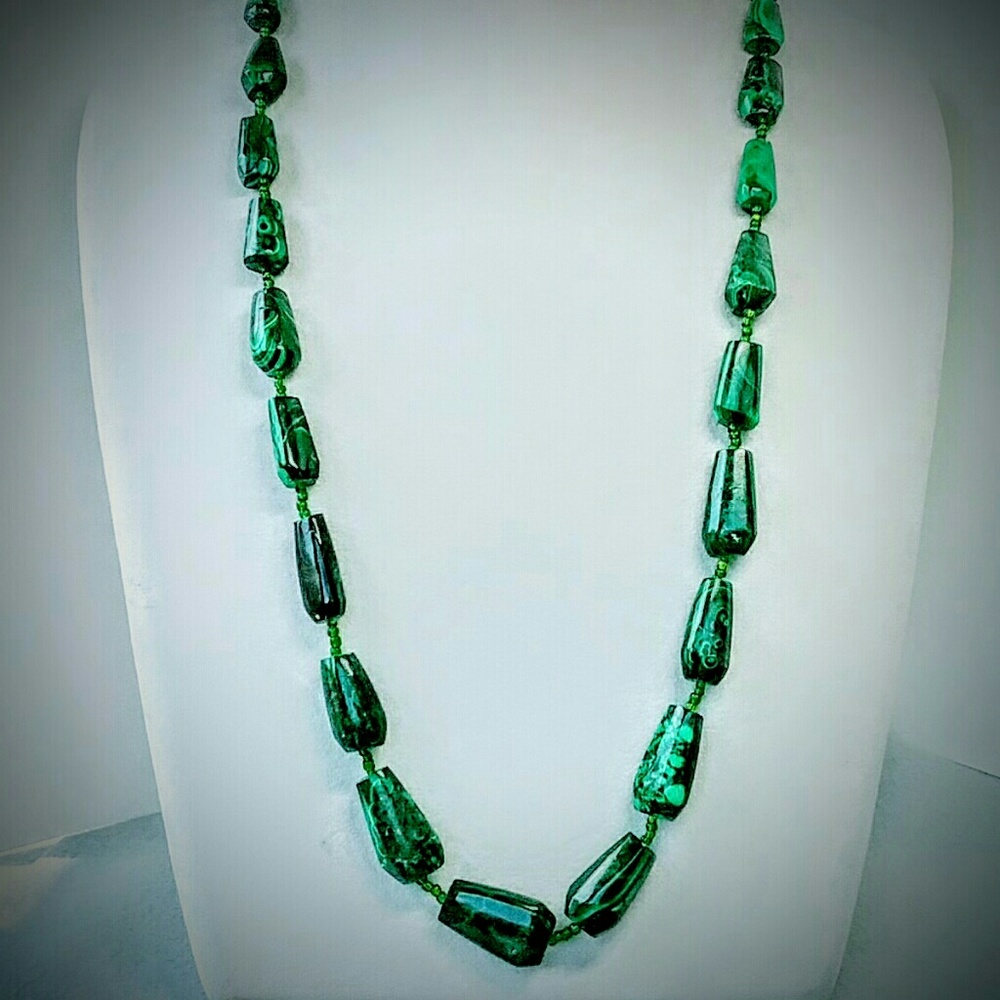 OFFERS💜VINTAGE  GENUINE MALACHITE STONE NECKLACE