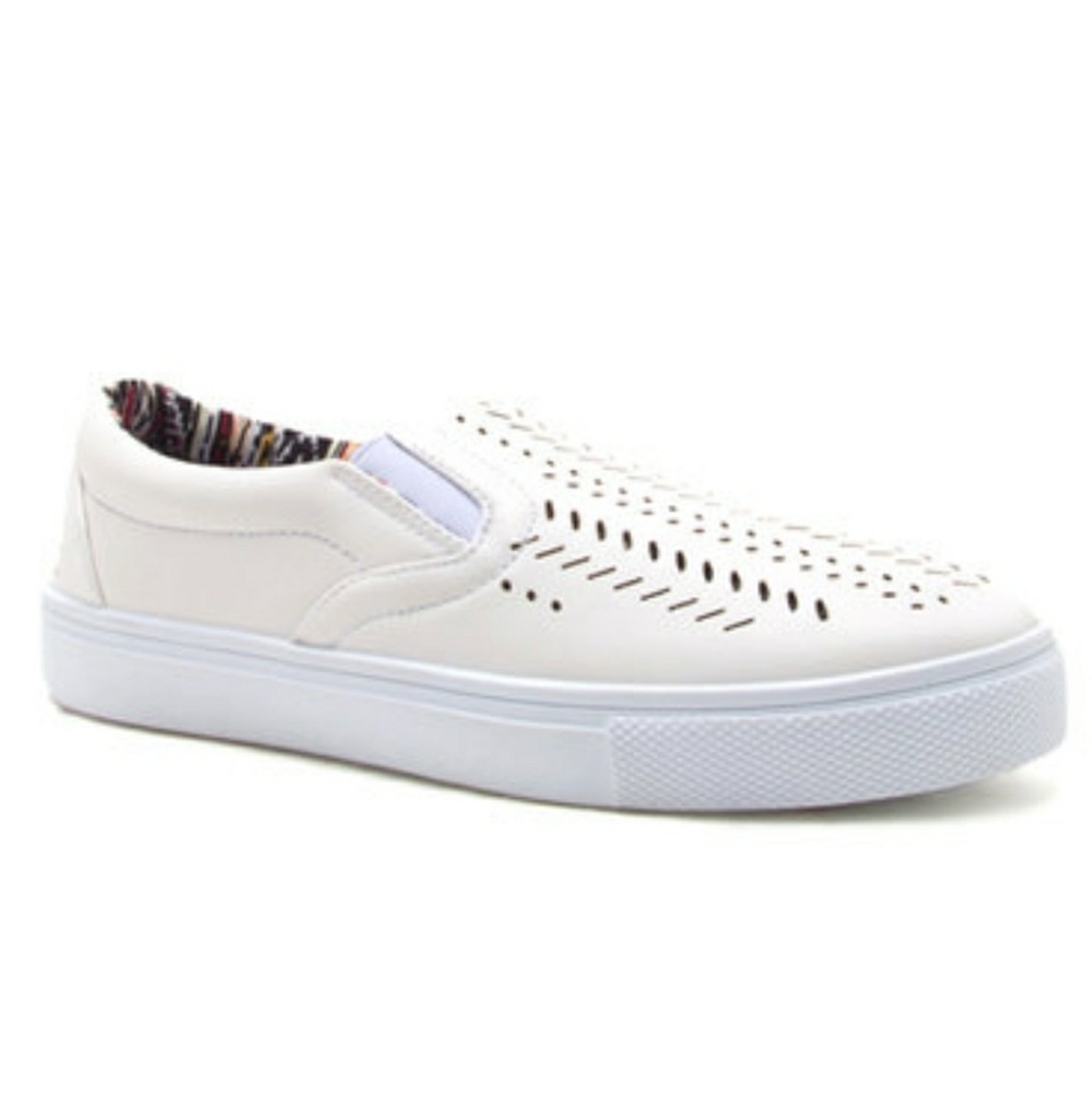 🍃LAST PAIR🍃WHITE PERFORATED SNEAKERS - Picture 4 of 6