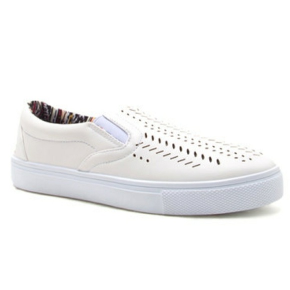 🍃LAST PAIR🍃WHITE PERFORATED SNEAKERS - Picture 4 of 6