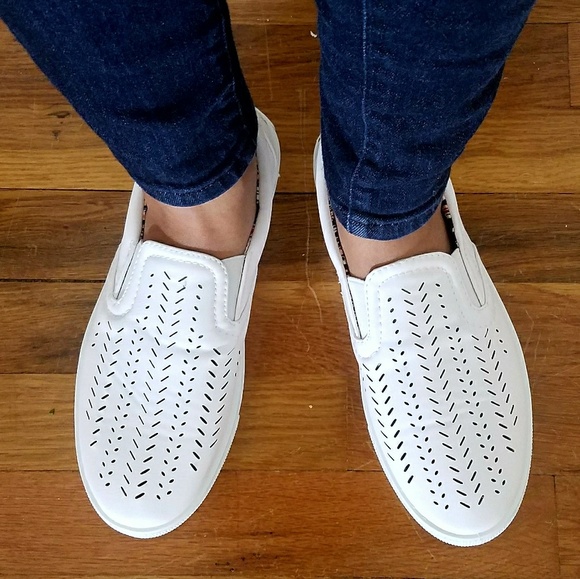 🍃LAST PAIR🍃WHITE PERFORATED SNEAKERS - Picture 2 of 6