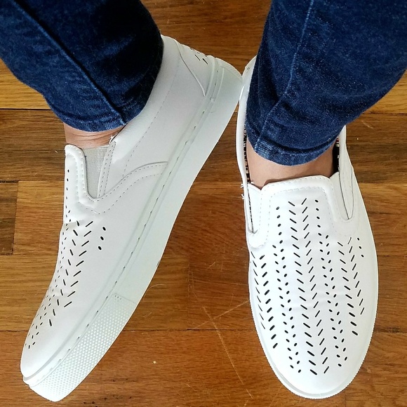 🍃LAST PAIR🍃WHITE PERFORATED SNEAKERS - Picture 3 of 6