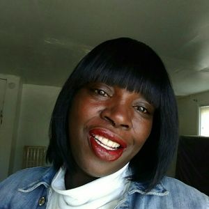 Meet your Posher, Veronica