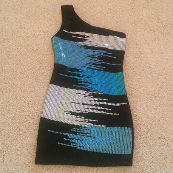 One Shoulder Sequin Mini Dress - Picture 3 of 8