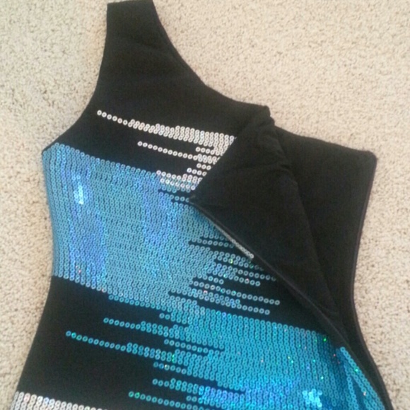 One Shoulder Sequin Mini Dress - Picture 5 of 8