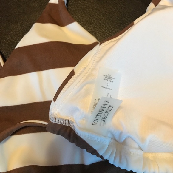 ❤️Price drop!!!❤️Victoria's Secret swim top - Picture 2 of 2
