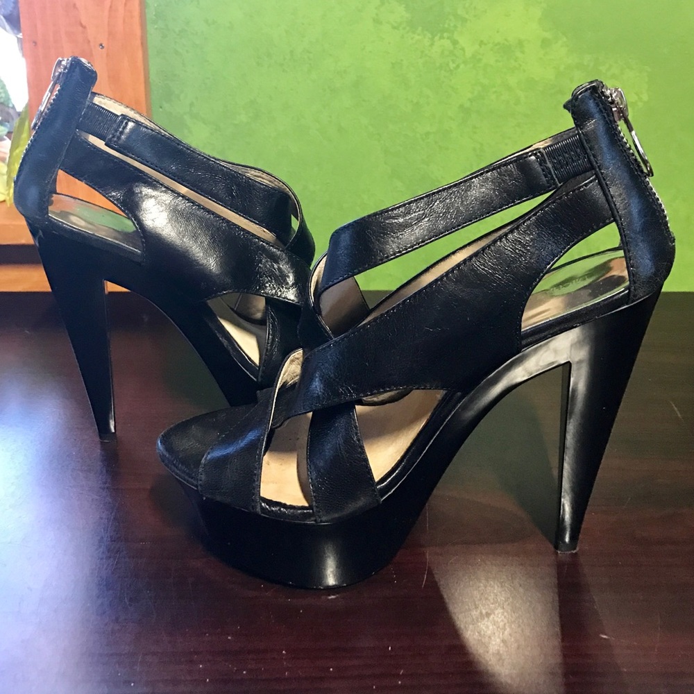 Michale kors black heels size 7M