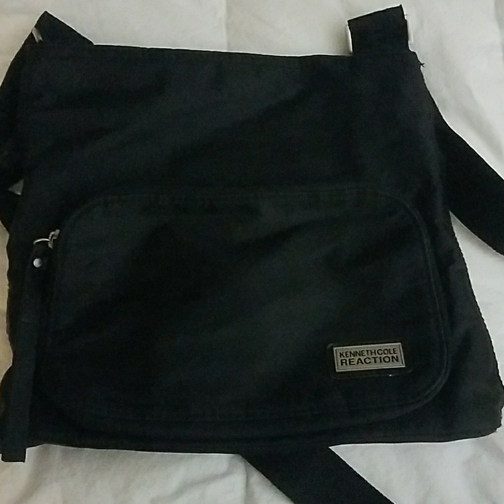 Kenneth Cole used crossbody