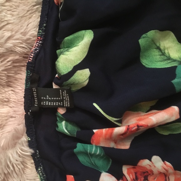 NEVER WORN Small forever 21 strapless crop top - Picture 3 of 3