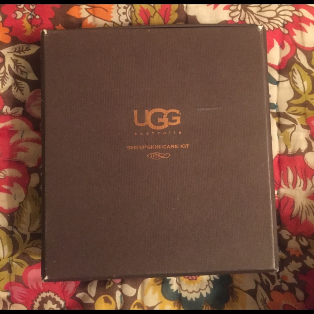 UGG Sheepskin Care Kit- NEVER USED!