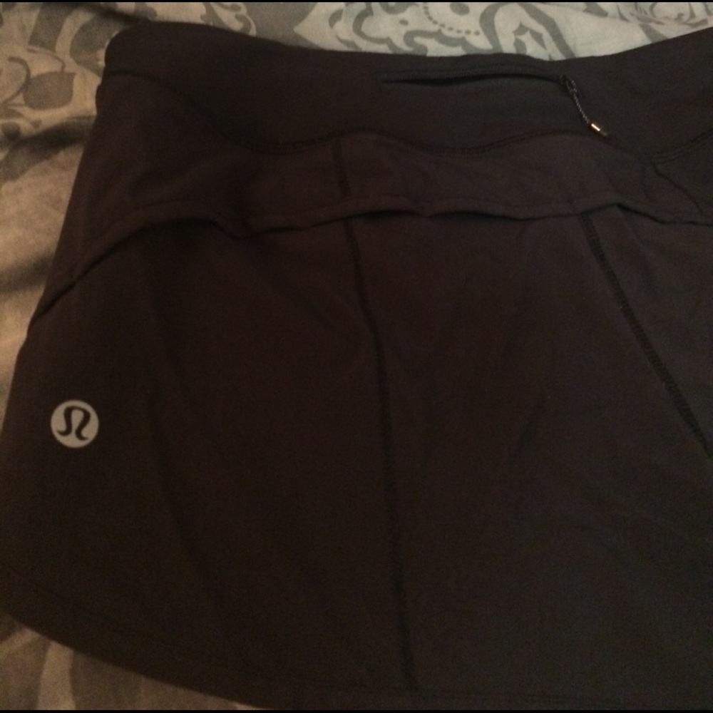 Black lulu lemon shorts!!