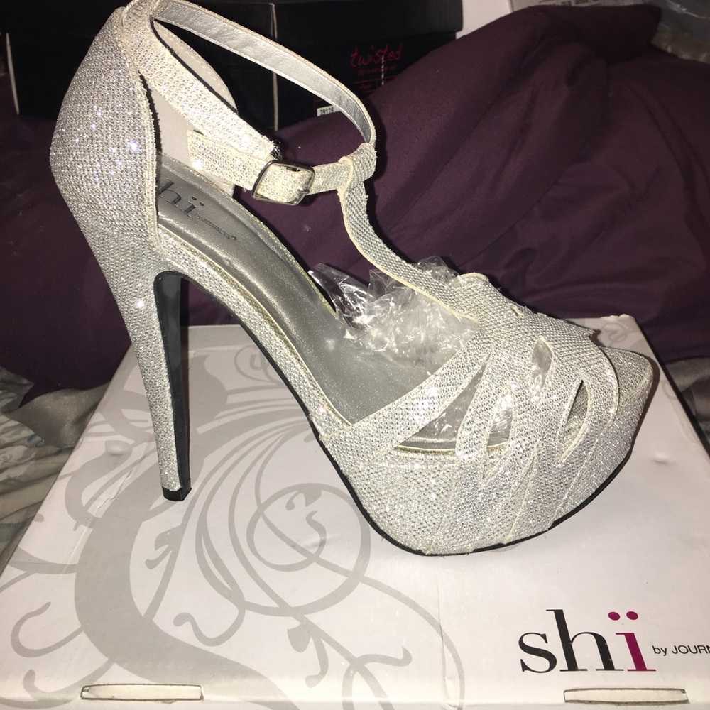 Great for Prom!!! Sexy Sliver Heel