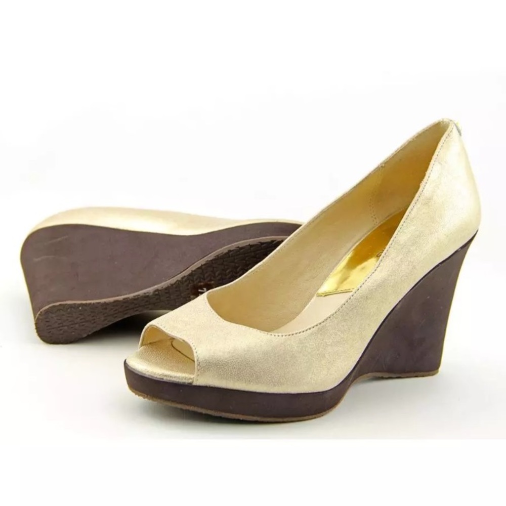🆕Michael Kors Gold Wedges 🆕
