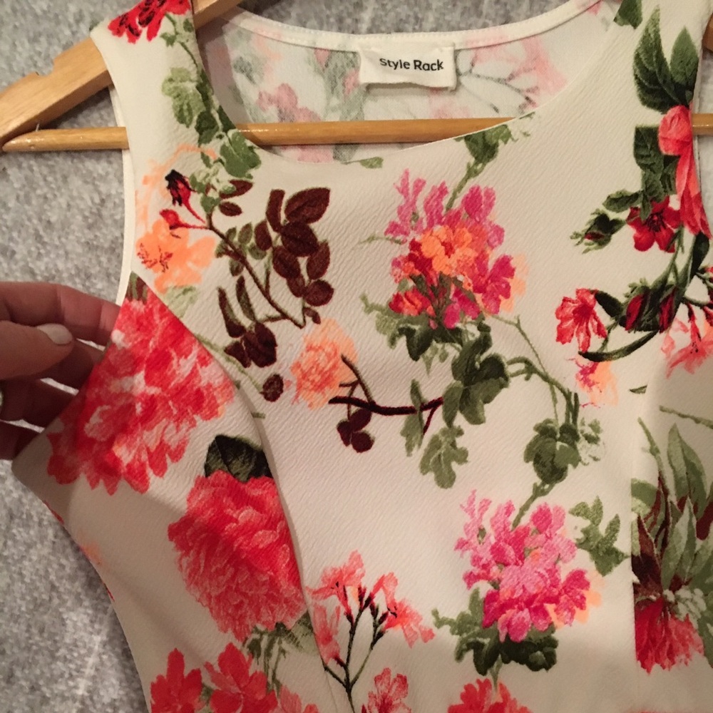 Floral dress - Picture 2 of 4