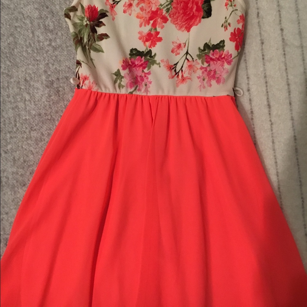Floral dress - Picture 3 of 4