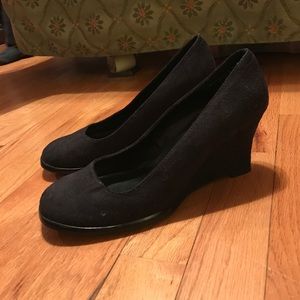 Black Wedges