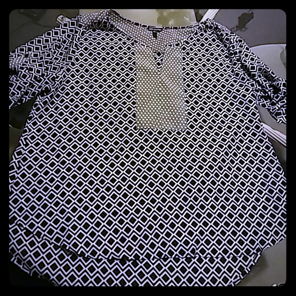 Black & White 3/4 length sleeve Tunic