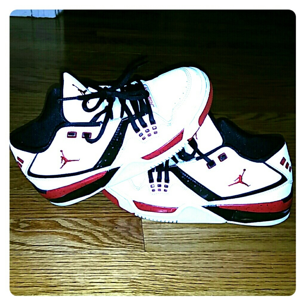 Jordans Youth Boys Size 5 Women Size 7