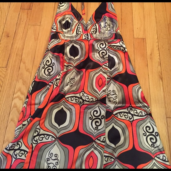 Maxi - Picture 2 of 3