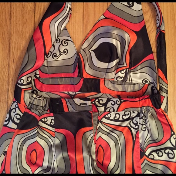 Maxi - Picture 3 of 3