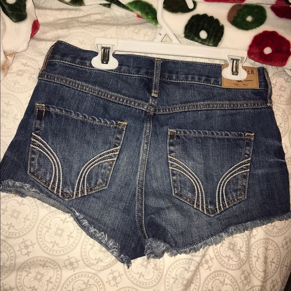 Hollister High Waisted Shorts - Picture 2 of 2