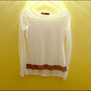 Limited top in white and sequins