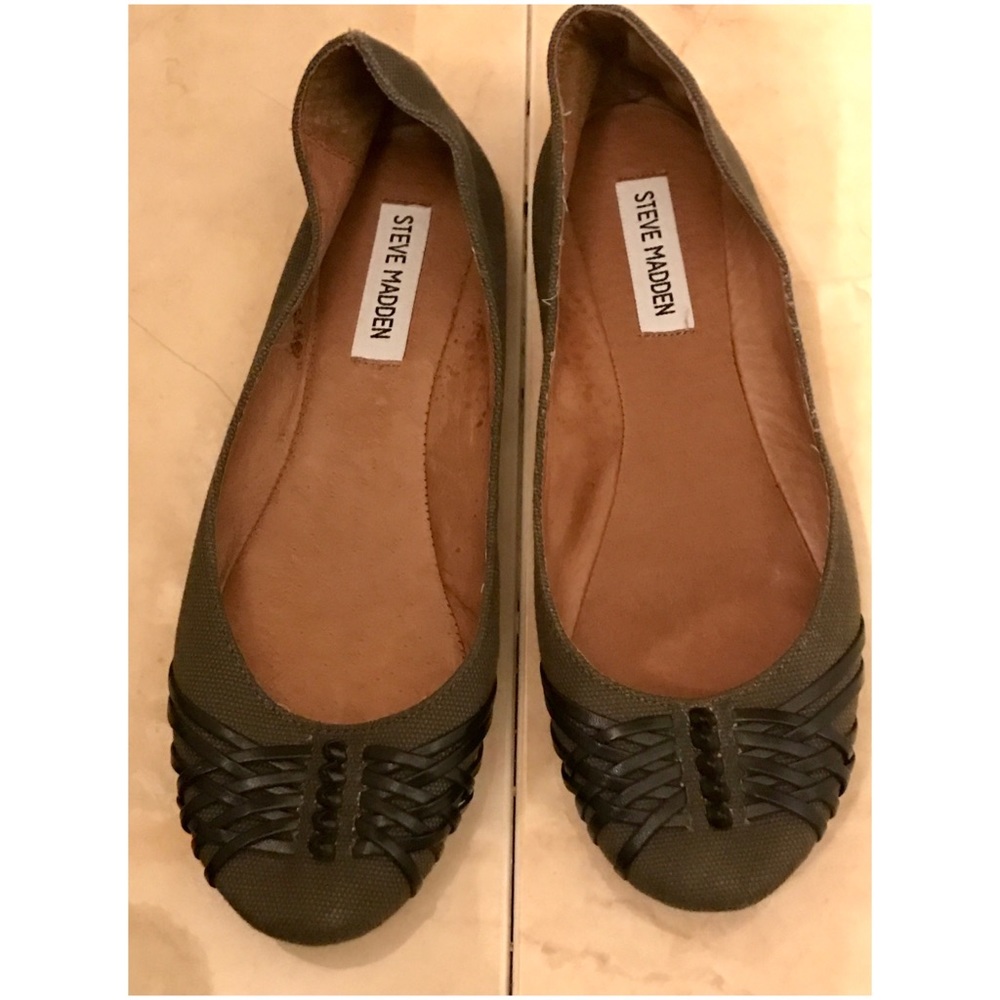 Steve Madden Army Green Flats, Size 8.5