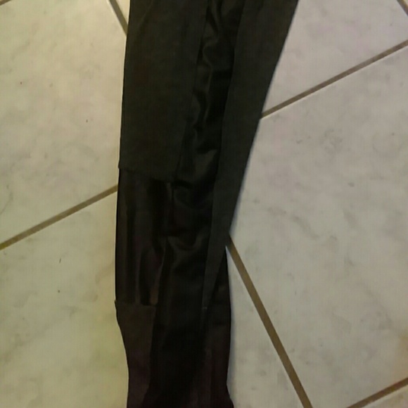 Grey and black leggings - Picture 3 of 3