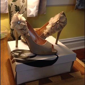 Nine West pumps