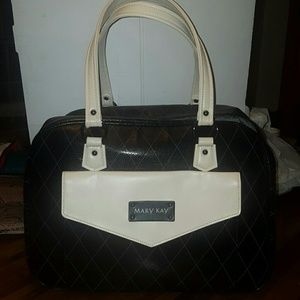 Adorable and huge Mary kay bag NEW