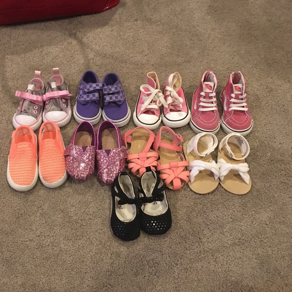 Bundle of toddler shoes