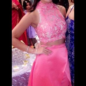 Stunning coral 2 piece high & low gown!