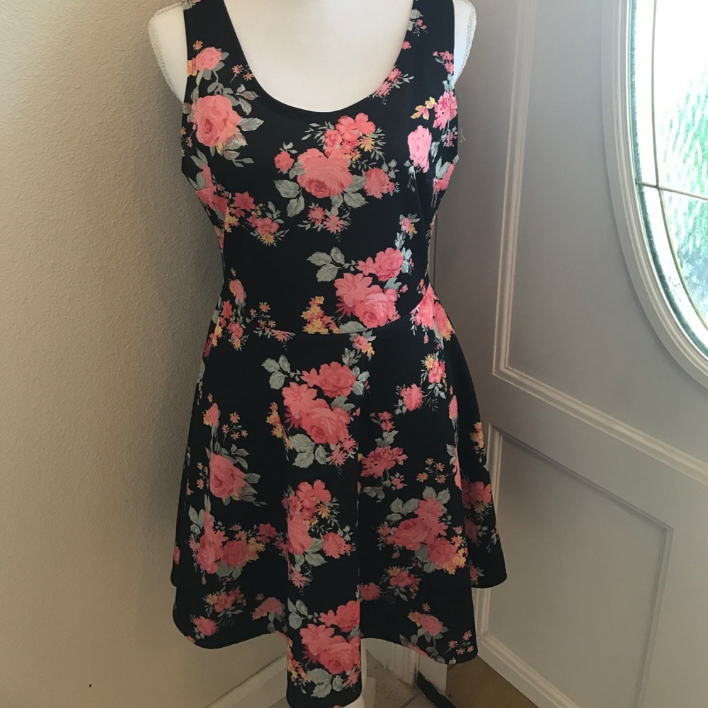 Black Floral summer dress. Sleeveless.