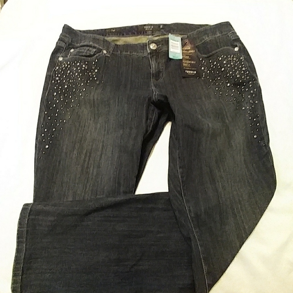 NWOT-Torrid Premium Embellished Skiing Jean Sz 18