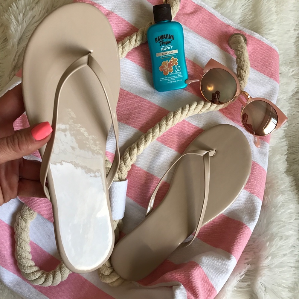 NEW 🏖 NUDE PATENT BLUSH SANDALS | FLIP FLOPS - Picture 5 of 7