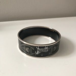 Hermes wide enamel bangle size 2.5" diameter