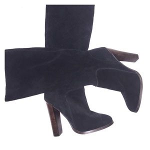 Black heeled boots