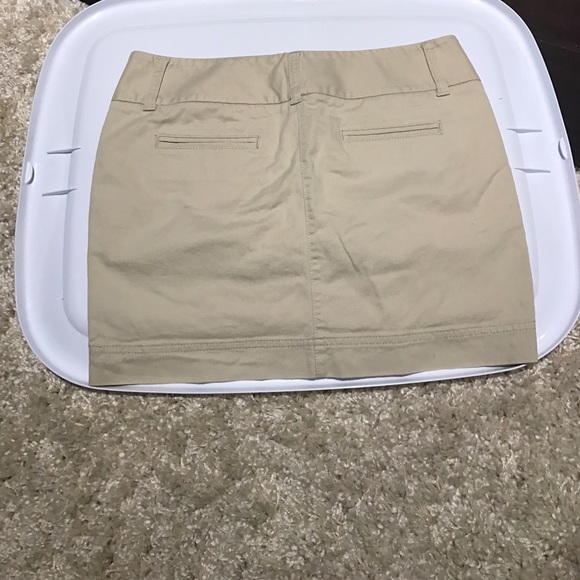 Khaki skirt - Picture 2 of 2