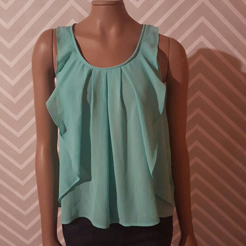 Keyhole Ruffle Tank