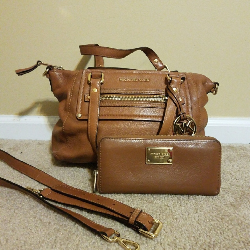 MK Satchel Bedford set w crossbody strap