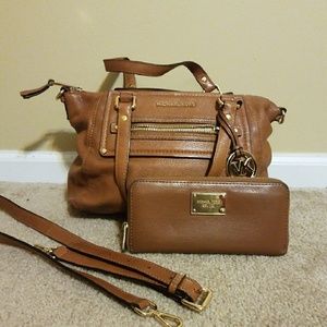 MK Satchel Bedford set w crossbody strap