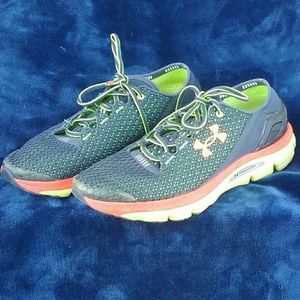 UNDER ARMOUR RUNNING SHOES