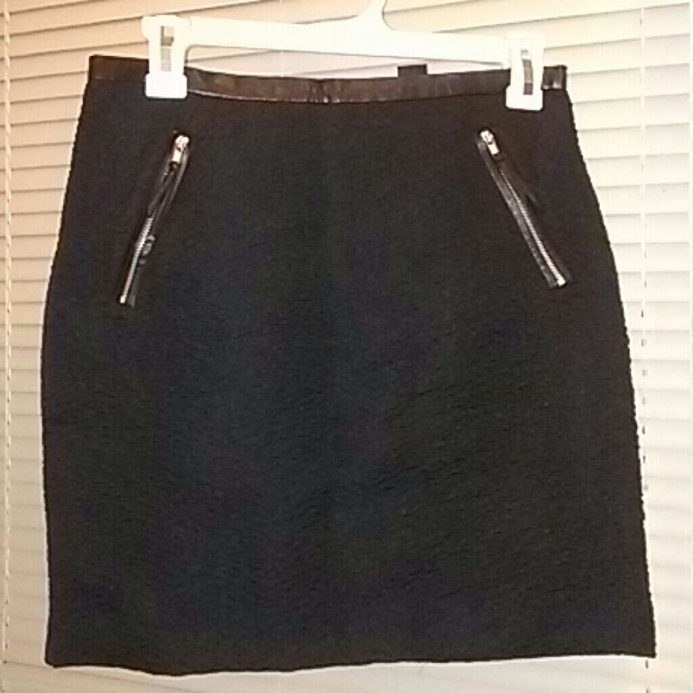 🔆Final Sale! 🔆NWOT Black mini H&M