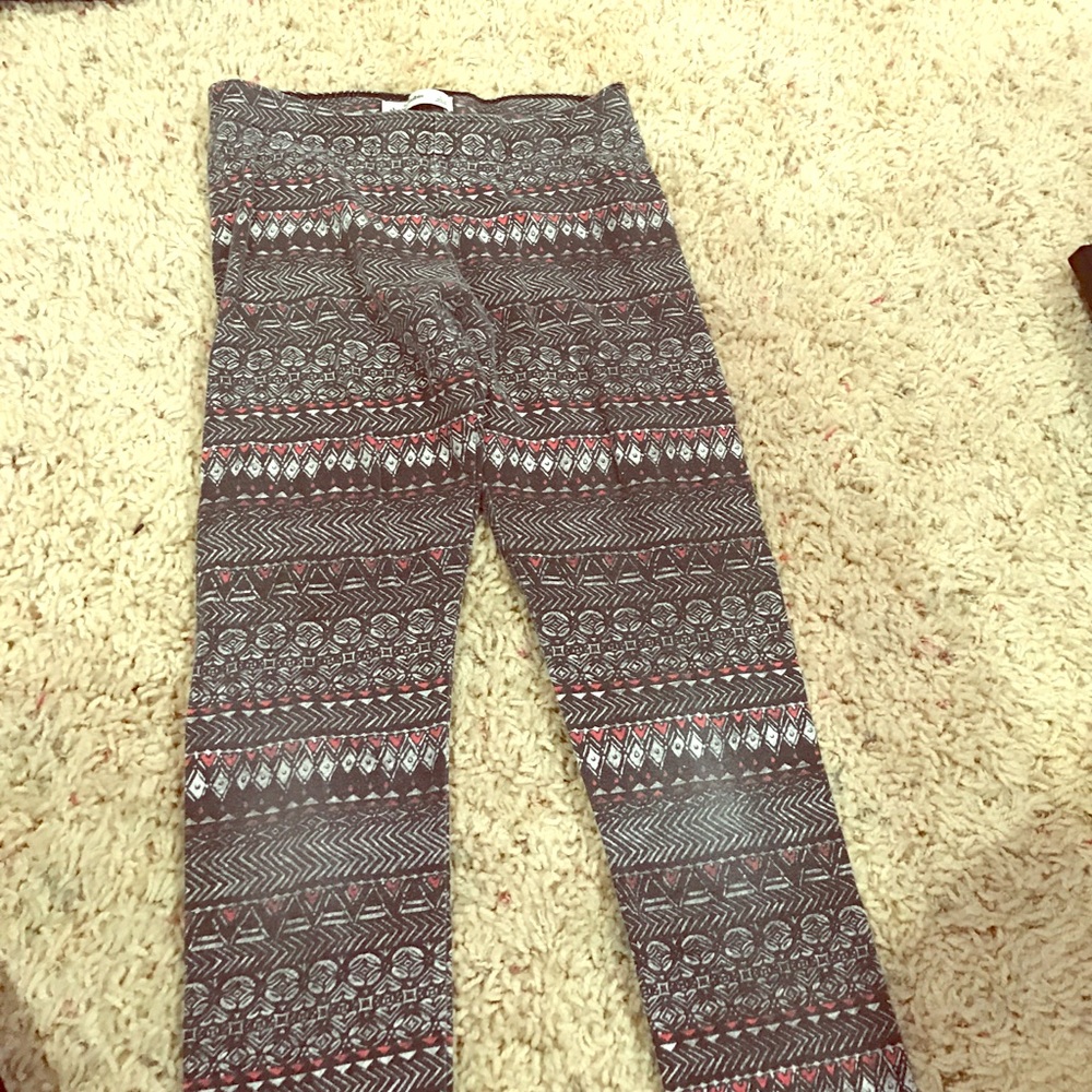 A pair of leggings