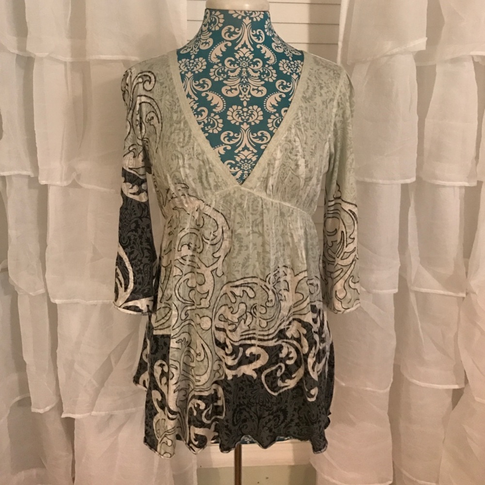 Nally & Millie top
