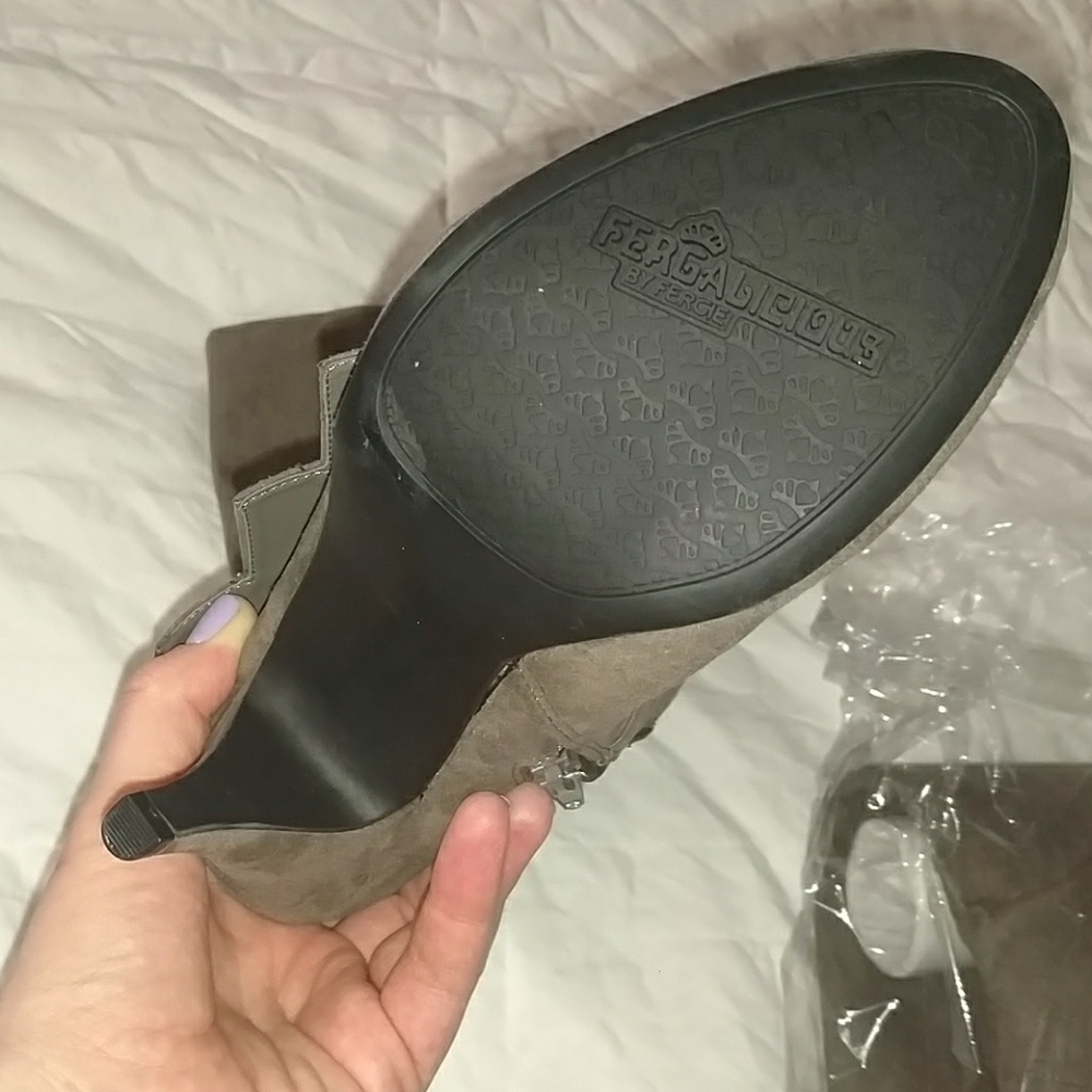 Prime Grey calf heal boots - Picture 2 of 3
