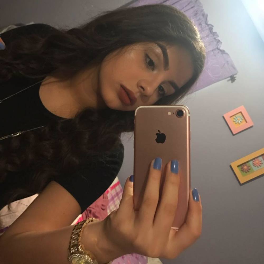 Meet your Posher, Brissa