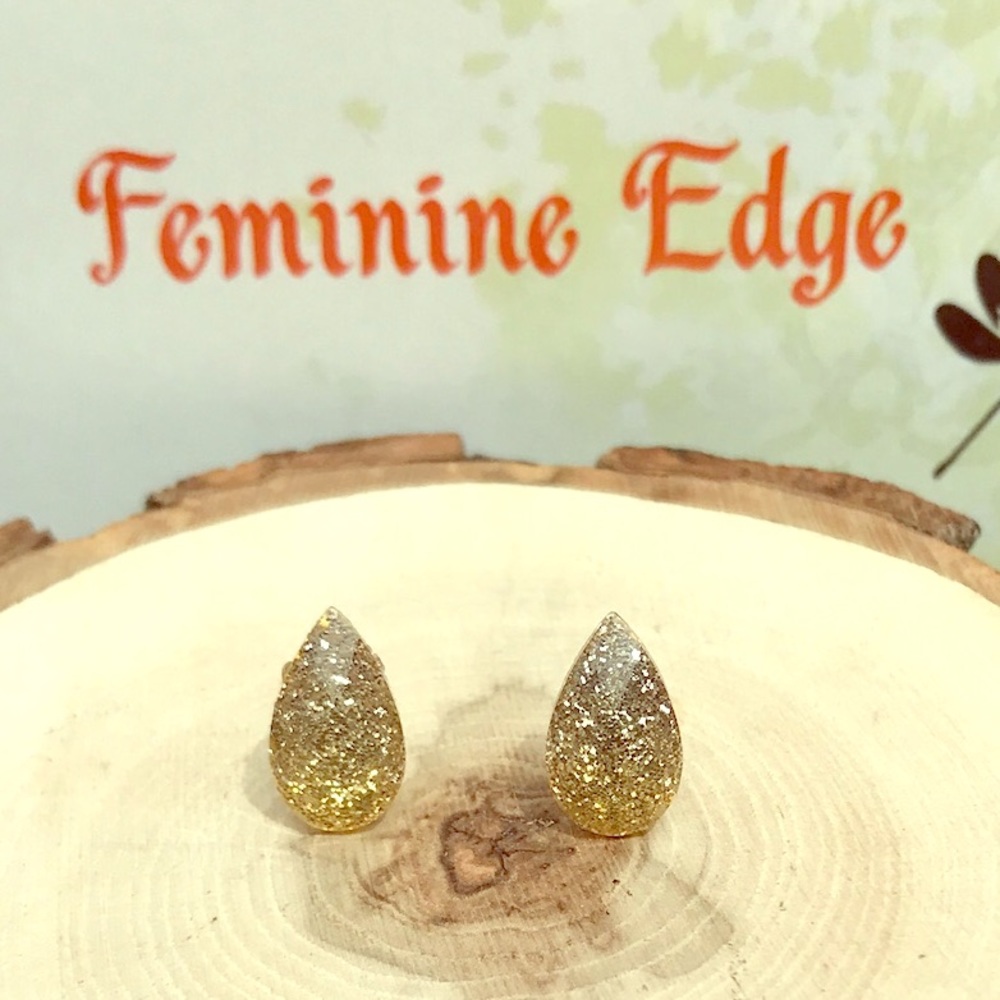 Gold & Silver Glittery Studs 🌸 3 for $18🌸