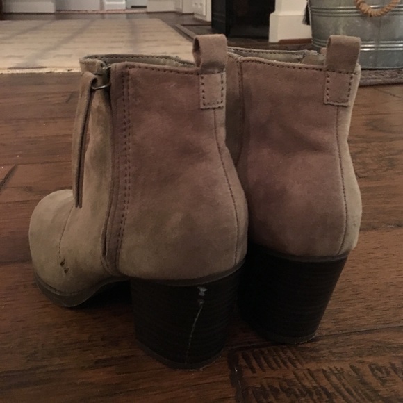 Old Navy gray booties size 6 - Picture 3 of 4