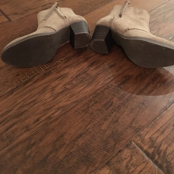 Old Navy gray booties size 6 - Picture 4 of 4