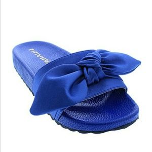 Bow flops